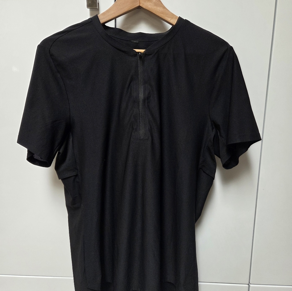 Black Short Sleeve Top